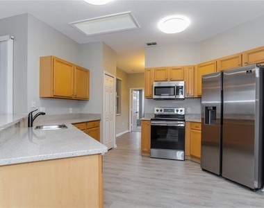 421 Peppermill Circle - Photo Thumbnail 5