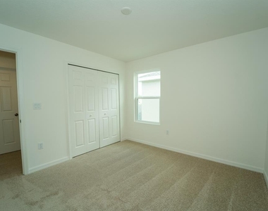 1673 Swan Swim Drive - Photo Thumbnail 9