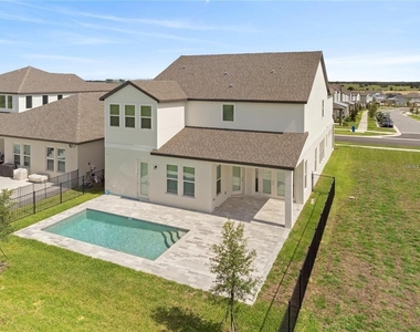 16031 Silver Brook Way - Photo Thumbnail 5