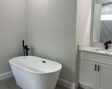 10990 N Adler Drive - Photo Thumbnail 9