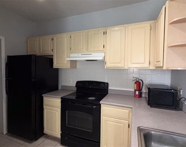 8812 Dunes Court - Photo Thumbnail 10