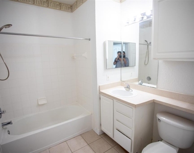 8812 Dunes Court - Photo Thumbnail 4