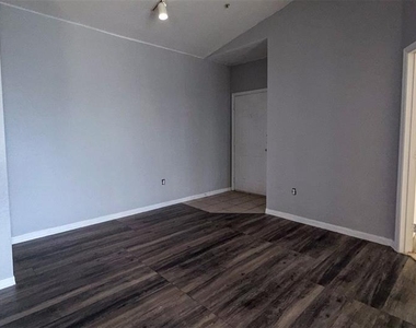 8812 Dunes Court - Photo Thumbnail 4