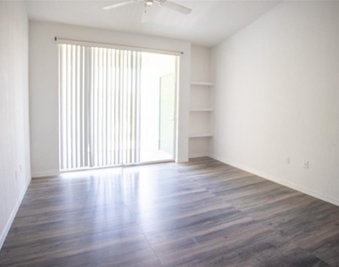 8812 Dunes Court - Photo Thumbnail 7