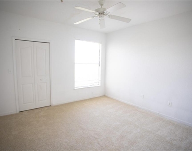 8812 Dunes Court - Photo Thumbnail 12