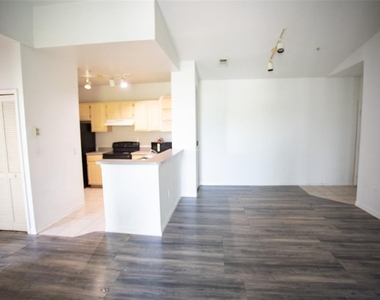 8812 Dunes Court - Photo Thumbnail 14