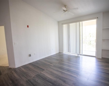 8812 Dunes Court - Photo Thumbnail 6