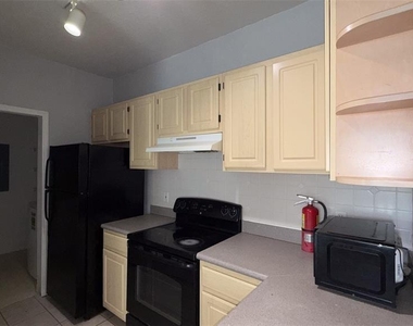 8812 Dunes Court - Photo Thumbnail 12