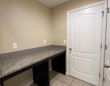 1045 Palma Verde Place - Photo Thumbnail 31