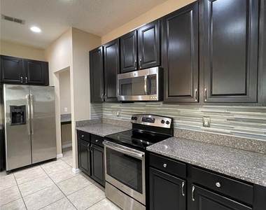 1045 Palma Verde Place - Photo Thumbnail 11