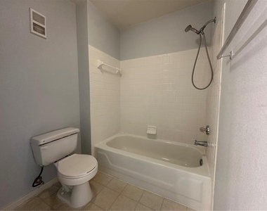 7270 Westpointe Boulevard - Photo Thumbnail 11