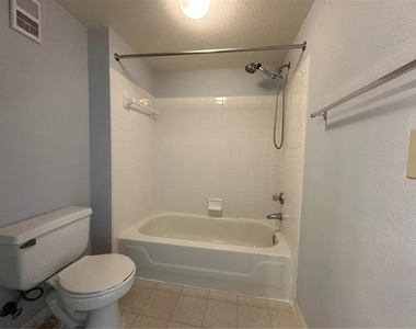 7270 Westpointe Boulevard - Photo Thumbnail 4