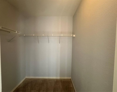 7270 Westpointe Boulevard - Photo Thumbnail 5