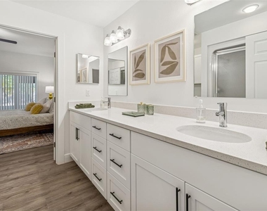 12715 Taylor Nicolas Drive - Photo Thumbnail 36