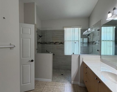 785 Summit Greens Boulevard - Photo Thumbnail 14