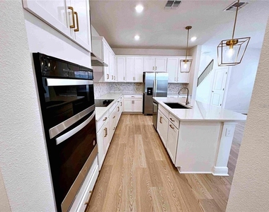 11965 Bracco Street - Photo Thumbnail 10