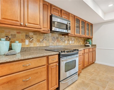 7864 Broken Arrow Trail - Photo Thumbnail 9