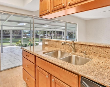 7864 Broken Arrow Trail - Photo Thumbnail 15