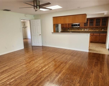 7864 Broken Arrow Trail - Photo Thumbnail 4