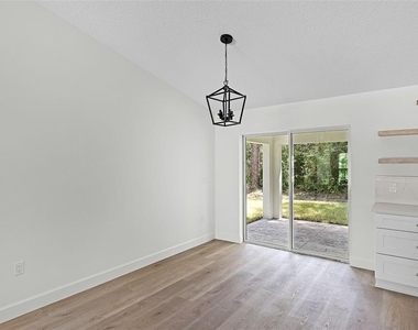320 Kenora Drive - Photo Thumbnail 6
