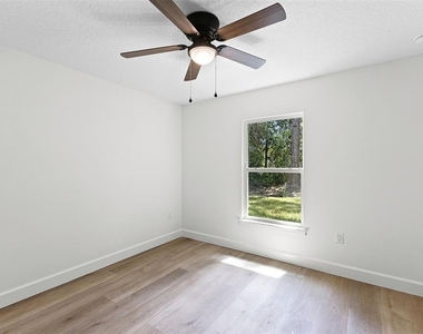 320 Kenora Drive - Photo Thumbnail 20