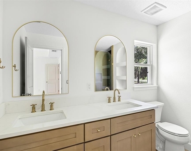 320 Kenora Drive - Photo Thumbnail 16