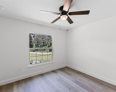 320 Kenora Drive - Photo Thumbnail 23