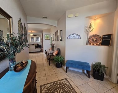 219 Cloverdale Road - Photo Thumbnail 4