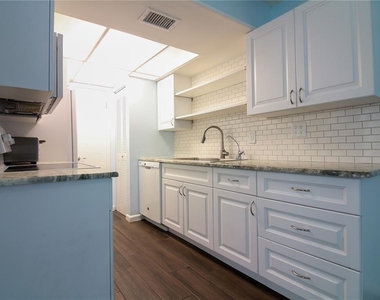 1103 Cypress Gardens Boulevard - Photo Thumbnail 11