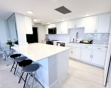 1050 Longboat Club Road - Photo Thumbnail 35