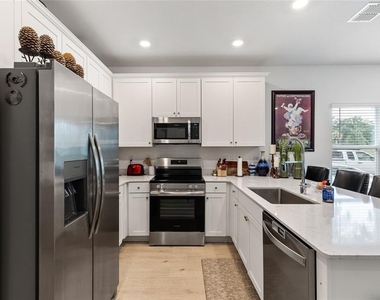 692 Nw 126th Terrace - Photo Thumbnail 2