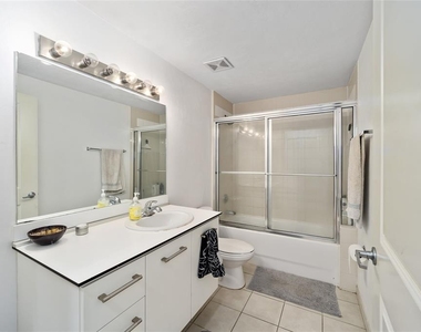 20 Sw 6th Street - Photo Thumbnail 9