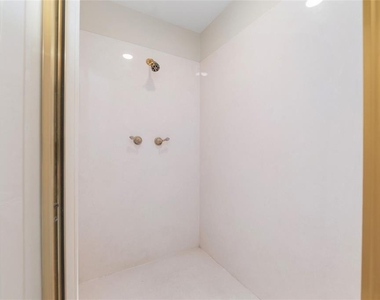 11121 Nw 15th Place - Photo Thumbnail 33