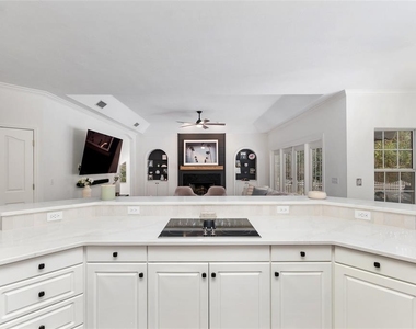 11121 Nw 15th Place - Photo Thumbnail 18
