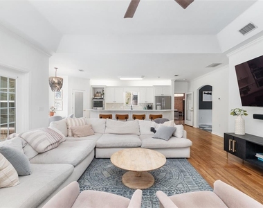 11121 Nw 15th Place - Photo Thumbnail 12