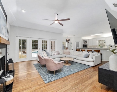 11121 Nw 15th Place - Photo Thumbnail 9