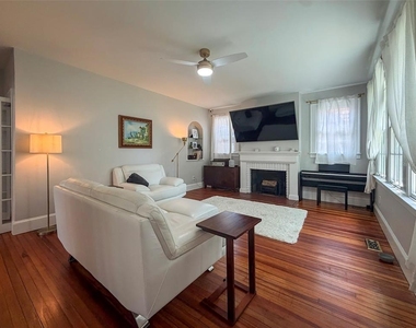 417 Sw 10th Street - Photo Thumbnail 1