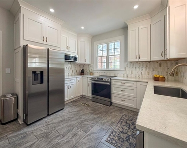417 Sw 10th Street - Photo Thumbnail 2