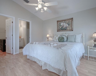 1129 Santa Cruz Drive - Photo Thumbnail 15