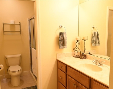 2372 Travis Place - Photo Thumbnail 9
