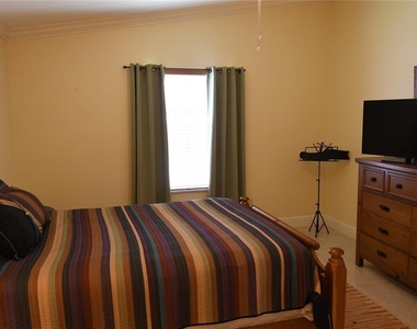 2372 Travis Place - Photo Thumbnail 8