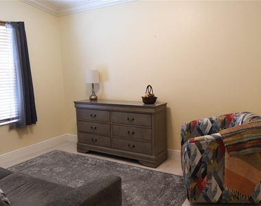 2372 Travis Place - Photo Thumbnail 10