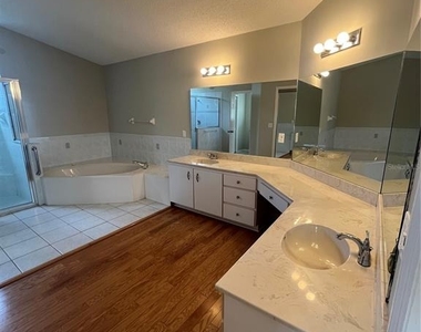 77 Folcroft Lane - Photo Thumbnail 16