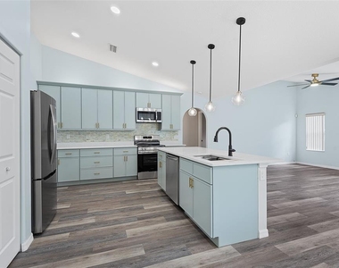 14 Colechester Lane - Photo Thumbnail 13