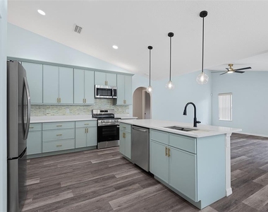14 Colechester Lane - Photo Thumbnail 3