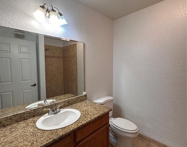 4600 E Moody Boulevard - Photo Thumbnail 10