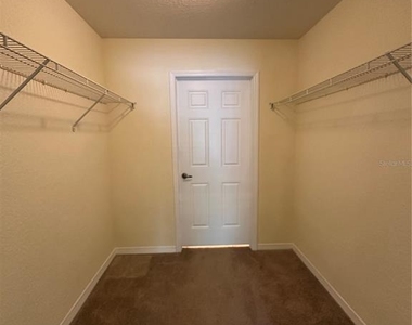 4600 E Moody Boulevard - Photo Thumbnail 9