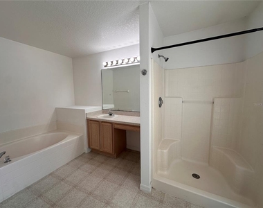 33 Rybark Lane - Photo Thumbnail 15