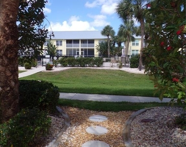 2000 Bal Harbor Boulevard - Photo Thumbnail 27