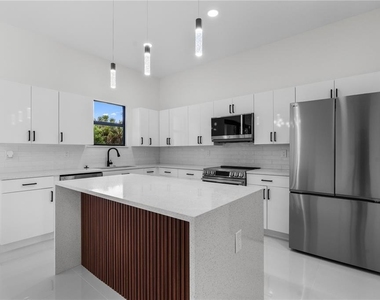 10070 Flat River St - Photo Thumbnail 6